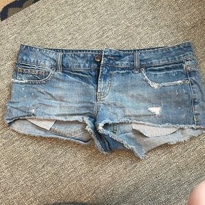 American eagle distressed jean shorts sz 10